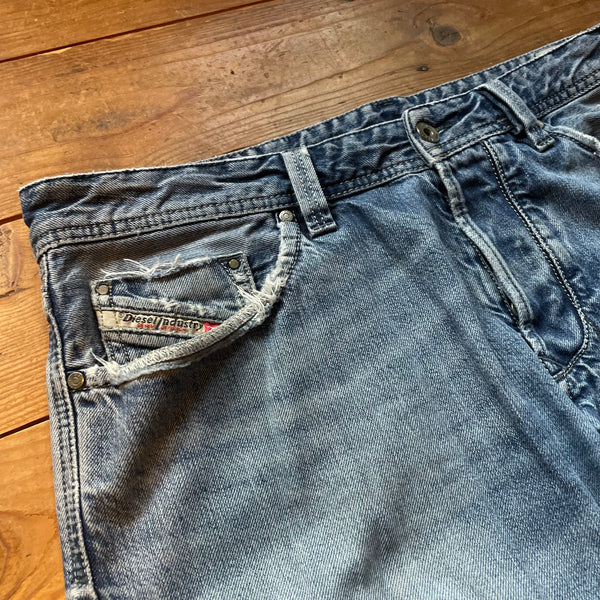 Diesel distressed straight leg - Vintage Jeans