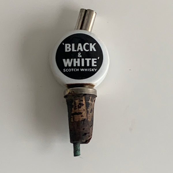 Vintage Ausgießer Black and White Scotch Whisky