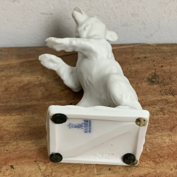 Vintage Biskuit Porzellan Skulptur Bär von Kaiser