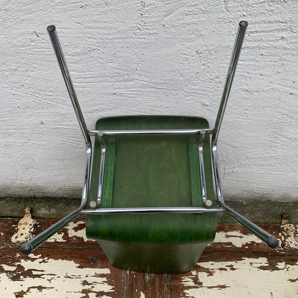 4 vintage Stapelstühle in grün