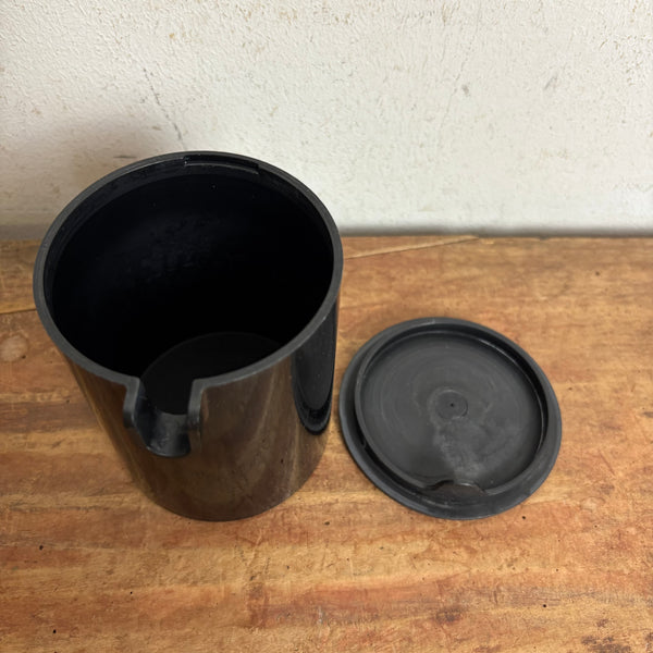 Vintage schwarzes Milchkännchen von Erik Magnussen für Stelton