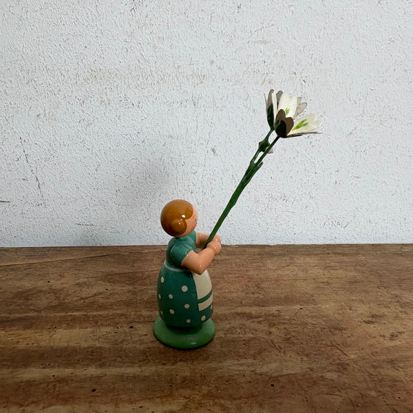 Blumenkind Mädchen mit Sternmiere von Weha