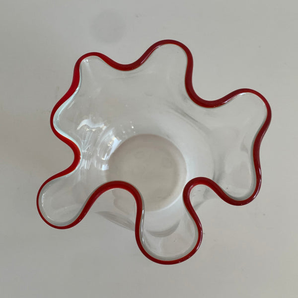 Vintage kleine Glas Falten Vase von Murano mit rotem Rand