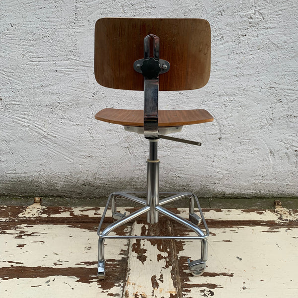 Alter Drehstuhl Werkstattstuhl von Bremshey