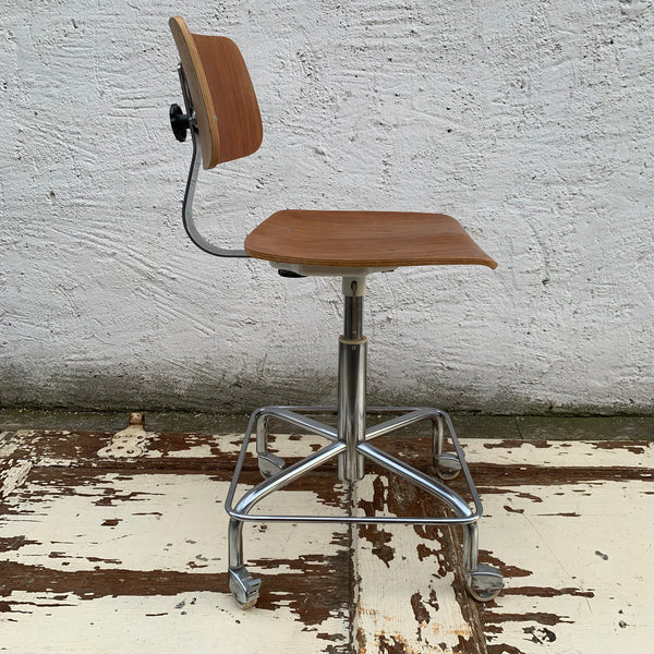 Alter Drehstuhl Werkstattstuhl von Bremshey