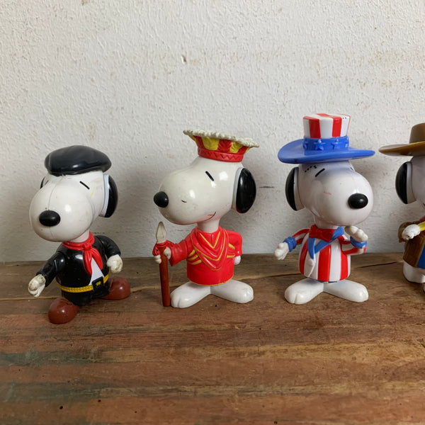 5 vintage Spoopy Figuren von McDonalds Happy Meal Toy Snoopy World Tour