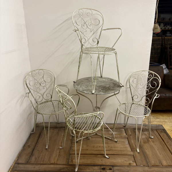 Vintage französisches schmiedeeisernes Gartenset mit Tisch und vier Stühlen