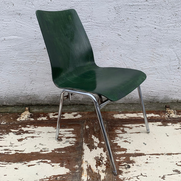 4 vintage Stapelstühle in grün