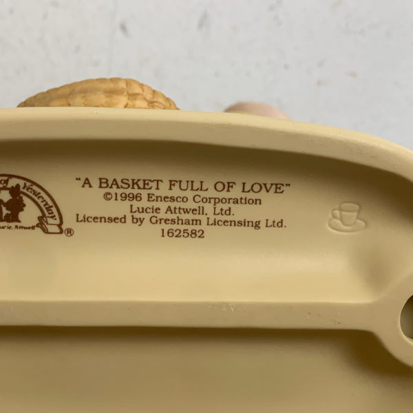 Vintage Figur Memories of Yesterday "A BASKET FULL OF LOVE"
