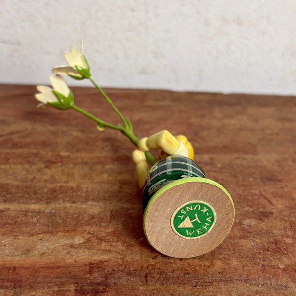 Blumenkind Mädchen mit weißer  Blume von Weha
