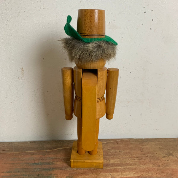 Alter Holz Nussknacker aus dem Erzgebirge
