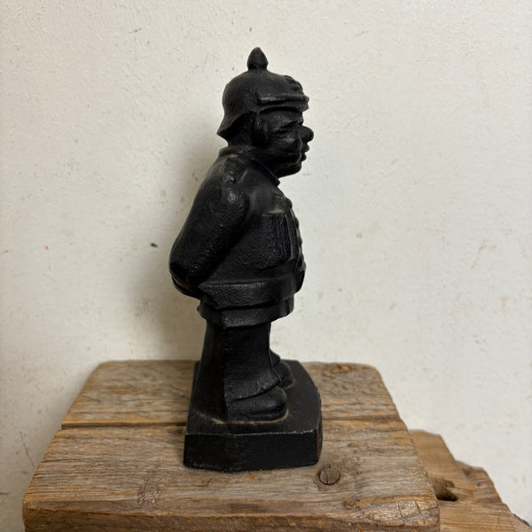 Vintage Figur Schutzmann mit Pickelhaube Gußeisen IPA Mettmann Düsseldorf