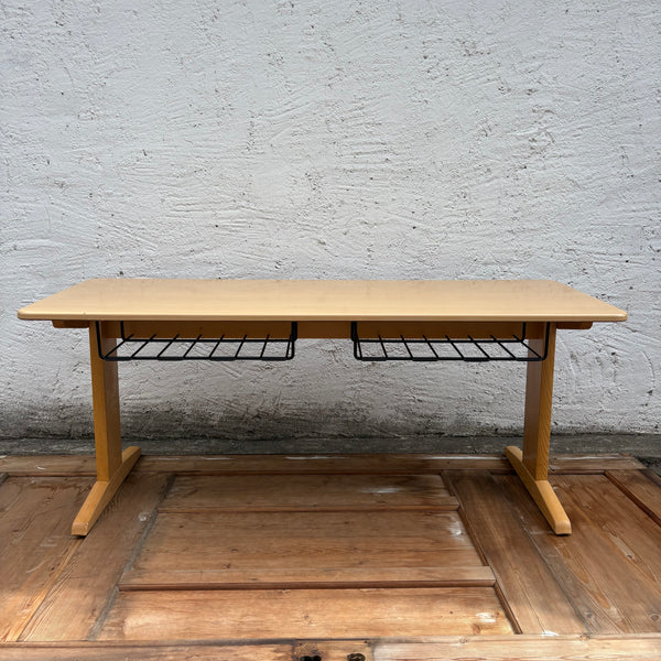 Vintage kleiner Kindertisch Schule von VS