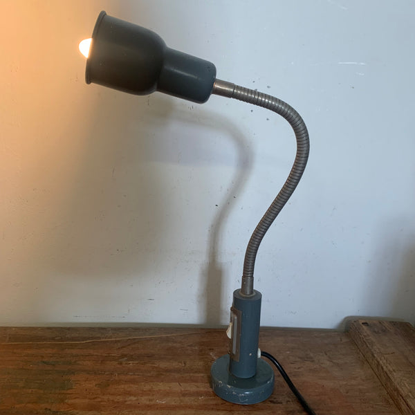 Vintage Industrial Arbeitsleuchte mit Schwanenhals und Magnetfuß