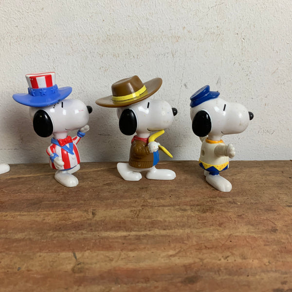 5 vintage Spoopy Figuren von McDonalds Happy Meal Toy Snoopy World Tour