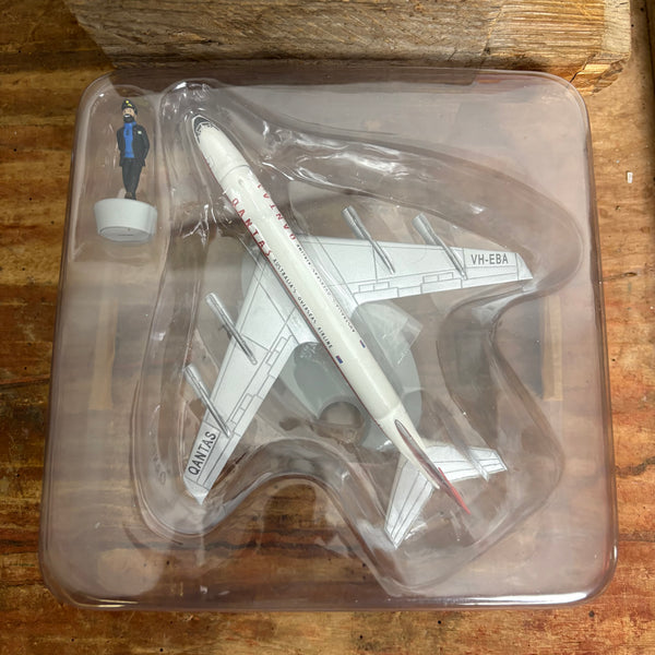 Modell Figur und Buch Tim und Struppi Die Boeing 707-338C von Qantas Airways mit Kapitän Haddock aus Flug 714 nach Sydney