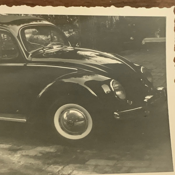 Vintage Schwarz Weiß Fotografie VW Käfer mit Faltdach
