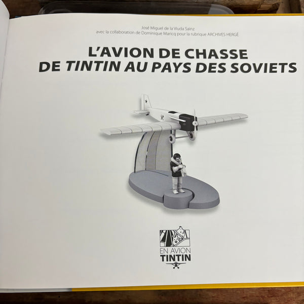 Modell Figur und Buch Tim und Struppi Jagdflugzeug mit Tim aus Im Lande der Sowjets