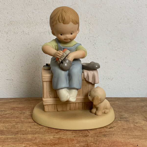 Vintage Figur Memories of Yesterday "PUT YOUR BEST FOOT FORWARD"