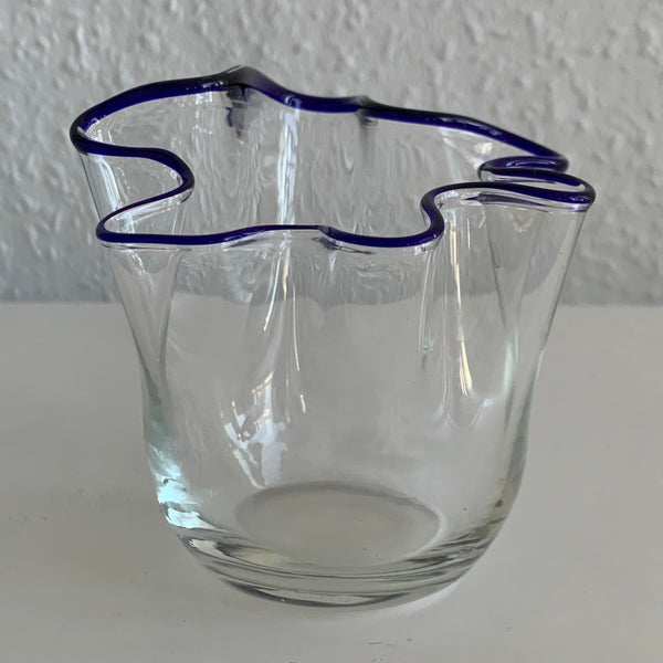 Vintage kleine Glas Falten Vase von Murano mit blauem Rand