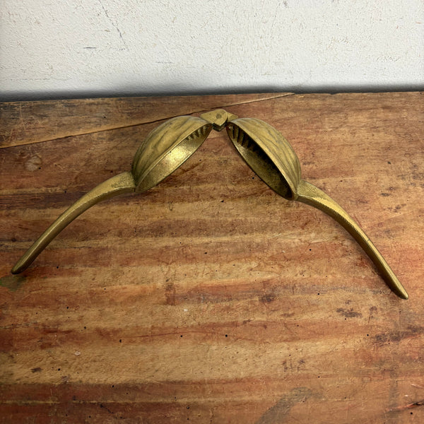 Vintage Nussknacker Walnuss Messing