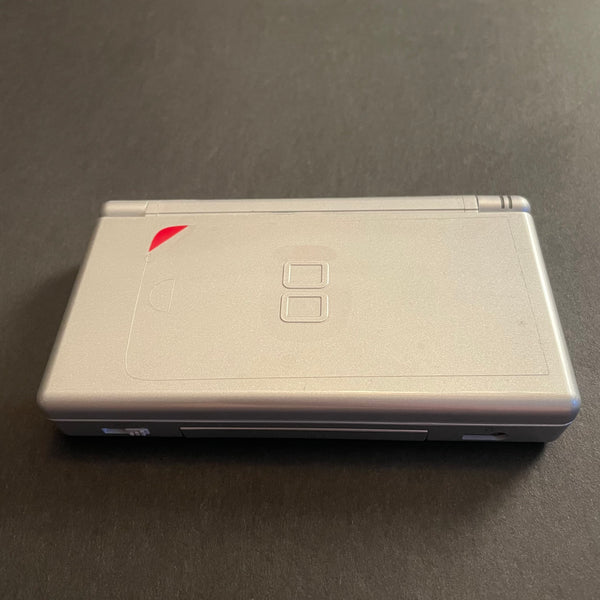 Nintendo DS lite in Grau mit Ladegerät