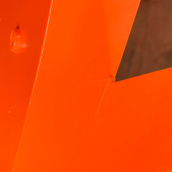 Vintage Setzkasten Schlumpfhaus orange