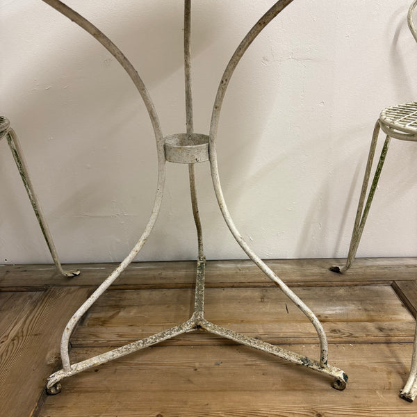 Vintage französisches schmiedeeisernes Gartenset mit Tisch und vier Stühlen