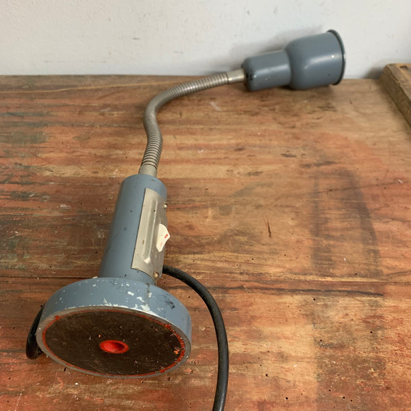 Vintage Industrial Arbeitsleuchte mit Schwanenhals und Magnetfuß