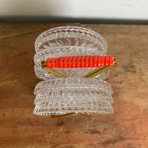 Mid Century Glas Untersetzer aus Bleikristall  im Drahtgestell