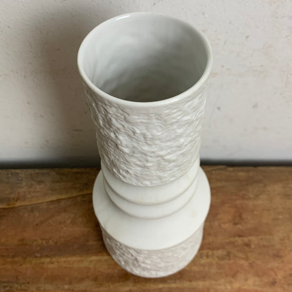 Vintage Bisquit Porzellan Relief Vase von Royal KPM