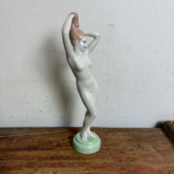 Vintage Porzellan Badende Akt Skulptur im Art Deco Stil von Aquincum
