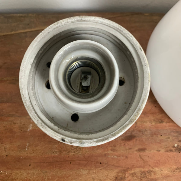 Bauhaus Pilz Wandlampe mit Knick