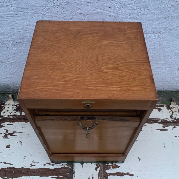 Vintage Rollschrank