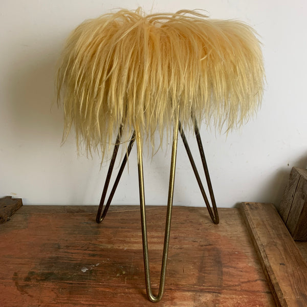 Mid Century Dreibein Fellhocker