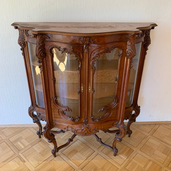 Antike Historismus Vitrine im Rokokostil