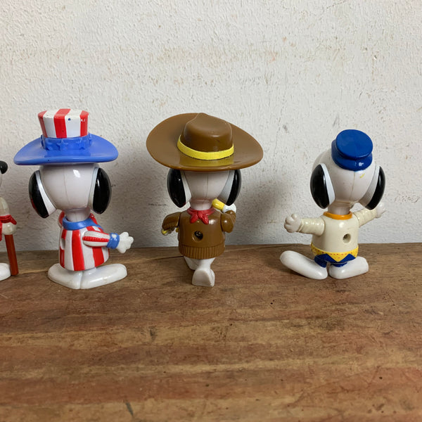 5 vintage Spoopy Figuren von McDonalds Happy Meal Toy Snoopy World Tour