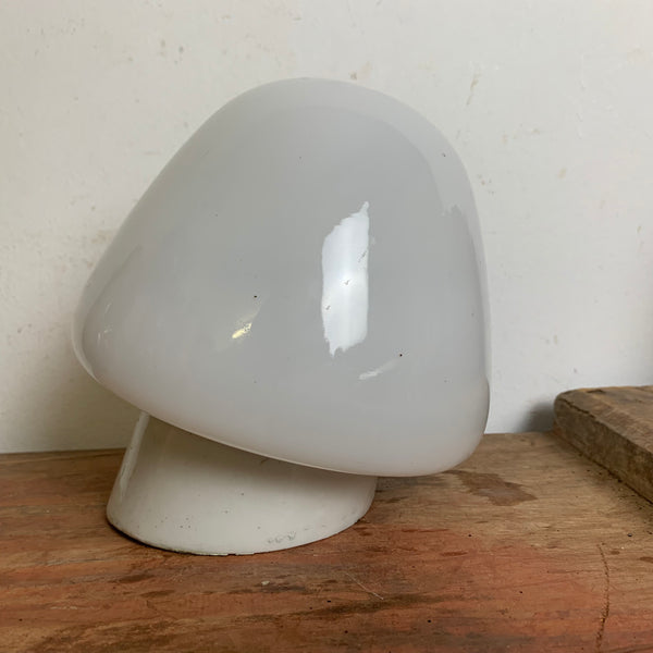 Bauhaus Pilz Wandlampe mit Knick