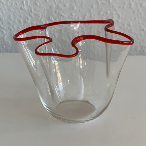 Vintage kleine Glas Falten Vase von Murano mit rotem Rand
