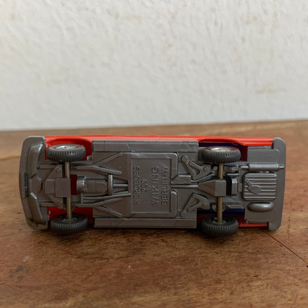 Vintage Modellauto Feuerwehr Mercedes von Wiking