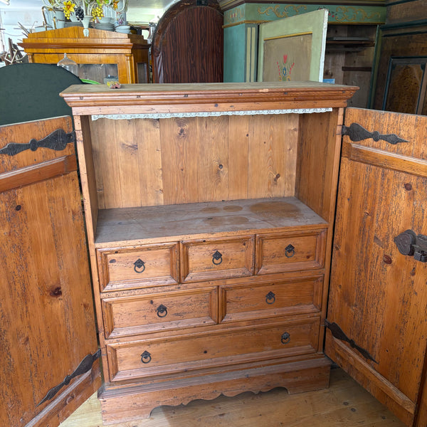 Antiker Barock Bauernschrank