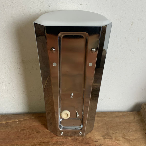 Design Wandlampe aus Opalglas von Glashütte Limburg