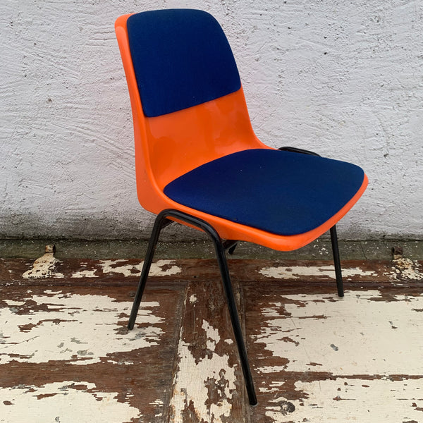 Vintage Stapelstuhl von Sulo in orange