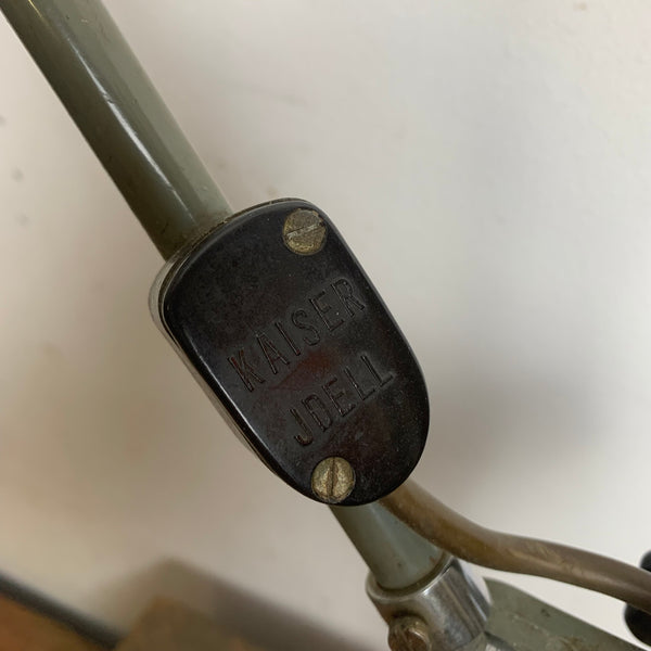 Bauhaus Lampe mit Tischkkemme Kaiser Idell 6729 von Christian Dell