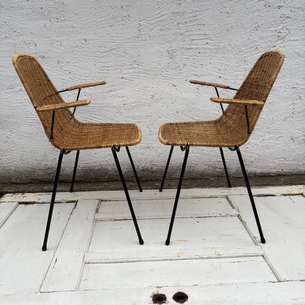 Zwei Vintage Basket Chair Korbstuhl mit Armlehnen von Gian Franco Legler