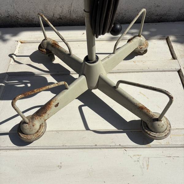 Vintage Gelenkarm Werkstatt Lampe mit Tisch und Rollen von Rademacher