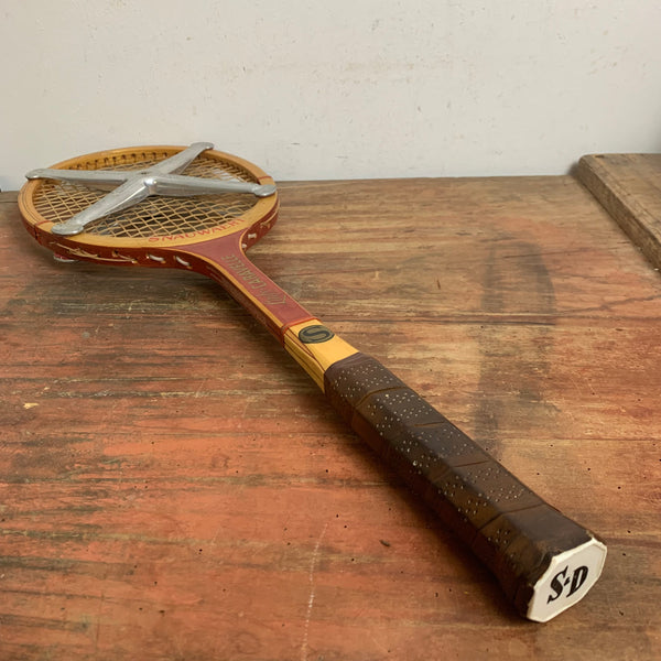 Vintage Holz Tennisschläger mit Spanner von Snauwaert
