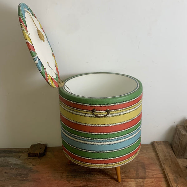 Vintage Mid Century Wäschepuff Wäschetruhen