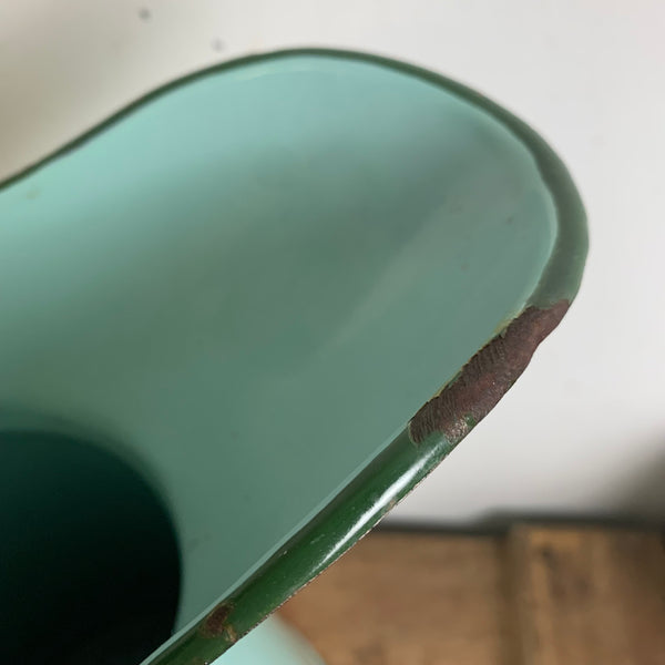 Vintage französische Emaille Wasserkanne in mintgrün