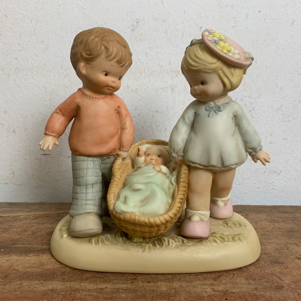 Vintage Figur Memories of Yesterday "A BASKET FULL OF LOVE"